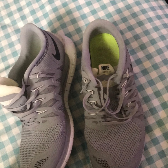 Nike running shoes - Picture 2 of 3